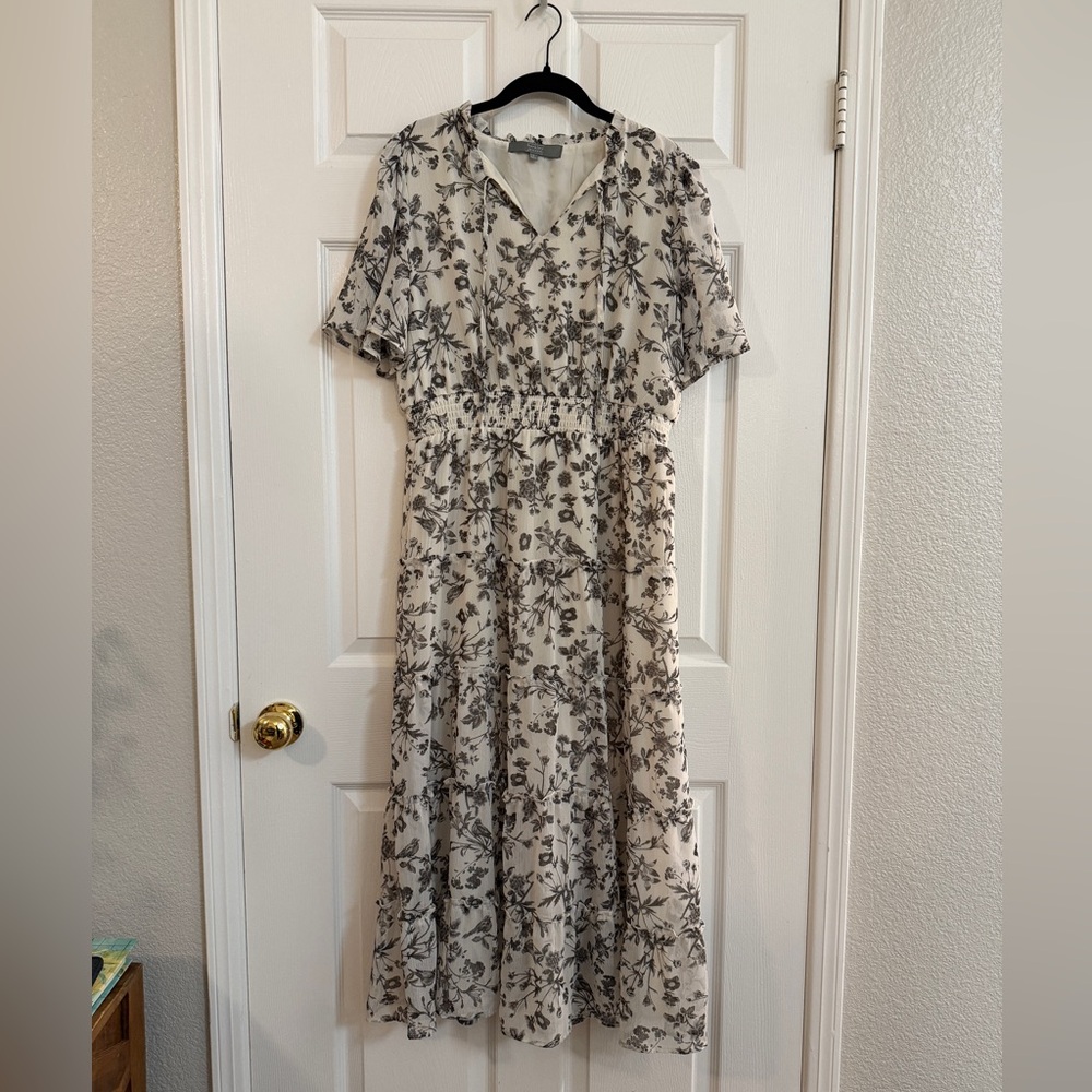 Berkley Jensen Floral Tiered White/Gray Maxi Dress - Women’s L